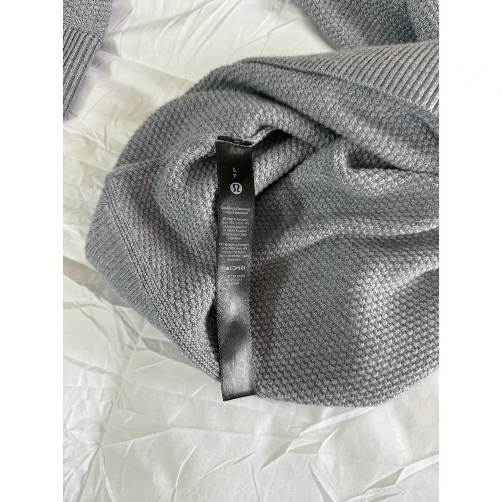 Lululemon Textured Knit Crewneck Sweater Size Small Gray Soft Stretch NWOT
